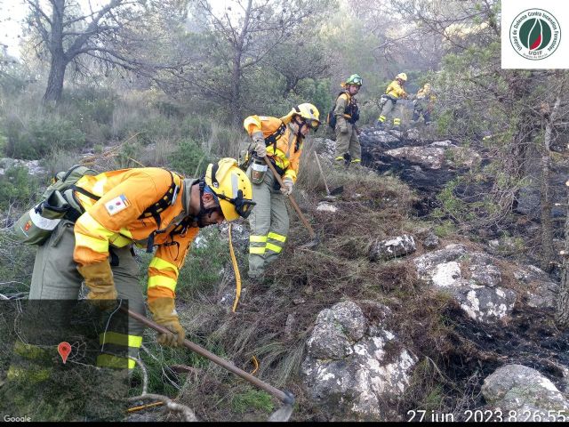 Trabajos en el incendio de la Sierra de la Pila (Fortuna)