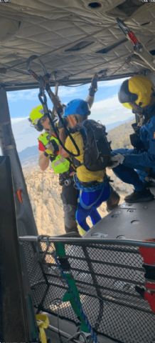 Rescatados en buen estados dos escaladores bloqueados en la vía ferrata de la Sierra del Lugar, Fortuna