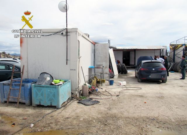 La Guardia Civil detecta un taller mecánico clandestino en un paraje de Fortuna