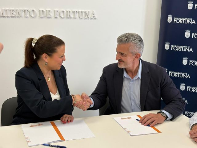 Fortuna se incorpora a la prueba piloto de RE-VISTE con una licitación pionera para la recogida selectiva de textil y calzado