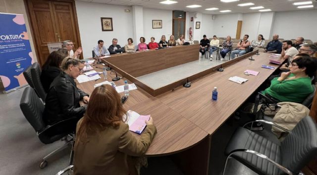 La alcaldesa presenta el proyecto 'Fortuna en tus manos' con el objetivo de revolucionar el comercio local