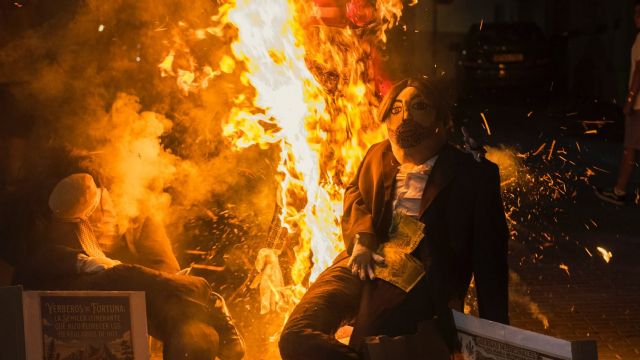 Fortuna celebra el éxito de la ´Quema del Muñeco 2026´ y reconoce el talento y la participación vecinal en la Noche de San Juan