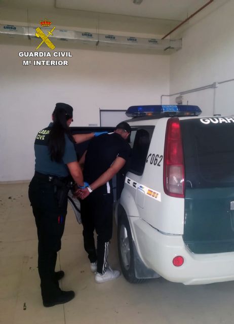 La Guardia Civil detiene in fraganti a un joven tras la comisión de un robo en una vivienda de Fortuna